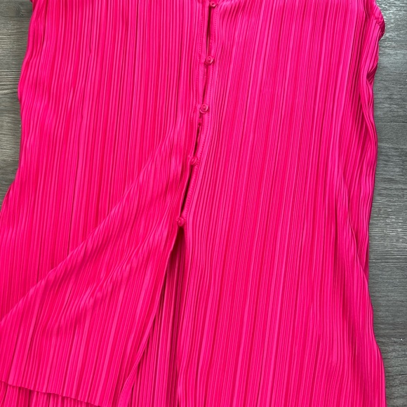 NWT Elie Tahari Sleeveless Button Down Top - Picture 3 of 10